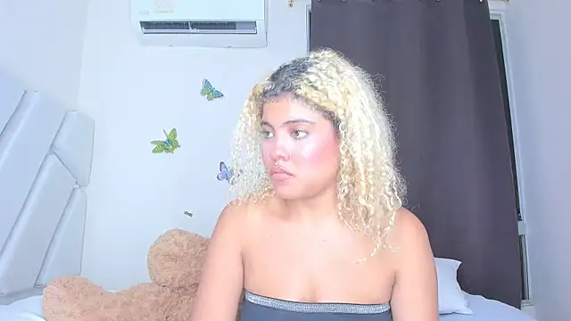 Snapshot of sofiacastillo01 chatting on 23, 2, 2026 sofiacastillo01 online show from 23, 2, 2026