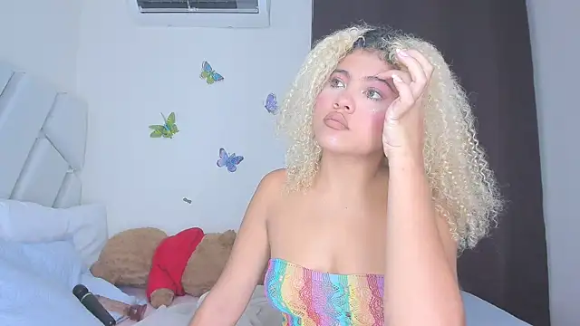 Snapshot of sofiacastillo01 chatting on 4, 3, 2026 sofiacastillo01 online show from 4, 3, 2026