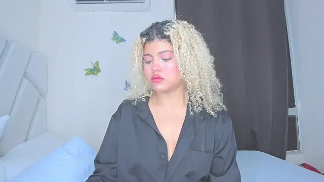 Snapshot of sofiacastillo01 chatting on 10, 4, 2026 sofiacastillo01 online show from 10, 4, 2026