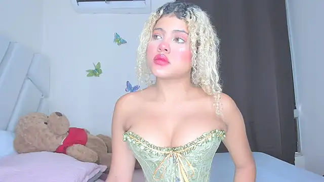 Snapshot of sofiacastillo01 chatting on 11, 4, 2026 sofiacastillo01 online show from 11, 4, 2026