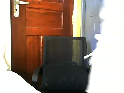 Snapshot of Sexy_burberry chatting on 19, 10, 2025 Sexy burberry online show from 19, 10, 2025