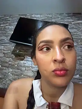 Snapshot of twohornys chatting on 18, 10, 2025 twohornys online show from 18, 10, 2025