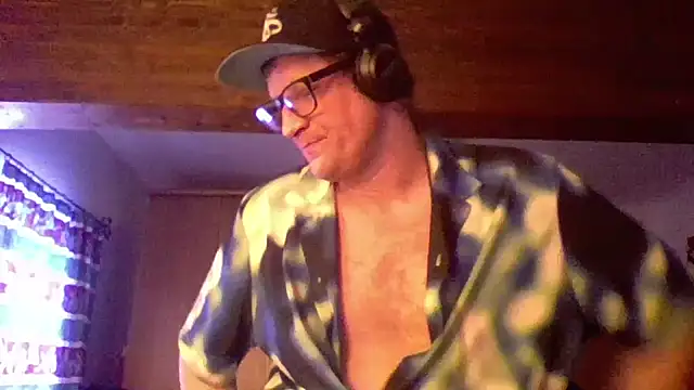 Snapshot of Bigthroaterboy chatting on 26, 12, 2024 Bigthroaterboy online show from 26, 12, 2024