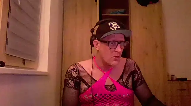 Snapshot of Bigthroaterboy chatting on 8, 2, 2025 Bigthroaterboy online show from 8, 2, 2025