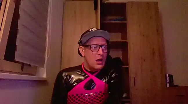 Snapshot of Bigthroaterboy chatting on 20, 2, 2025 Bigthroaterboy online show from 20, 2, 2025