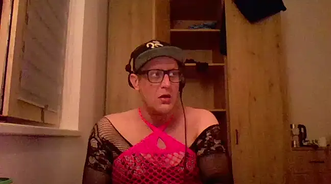 Snapshot of Bigthroaterboy chatting on 28, 2, 2025 Bigthroaterboy online show from 28, 2, 2025