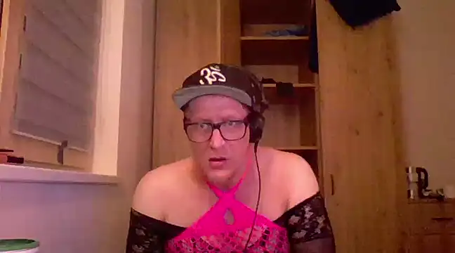 Snapshot of Bigthroaterboy chatting on 1, 3, 2025 Bigthroaterboy online show from 1, 3, 2025