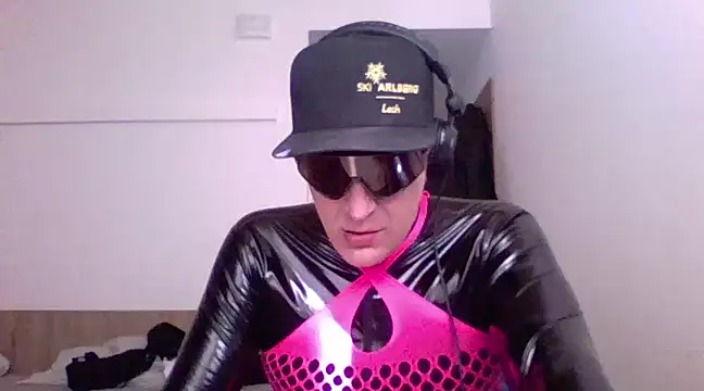 Snapshot of Bigthroaterboy chatting on 11, 3, 2025 Bigthroaterboy online show from 11, 3, 2025
