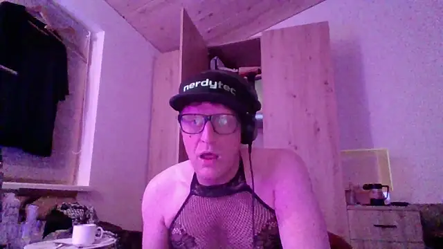 Snapshot of Bigthroaterboy chatting on 4, 11, 2025 Bigthroaterboy online show from 4, 11, 2025