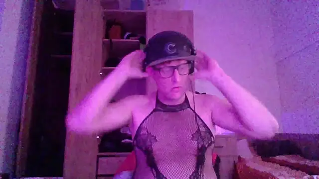 Snapshot of Bigthroaterboy chatting on 9, 11, 2025 Bigthroaterboy online show from 9, 11, 2025