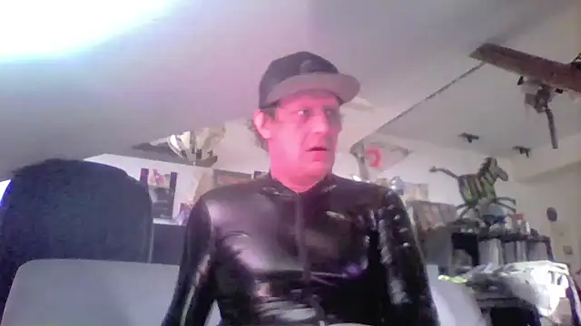 Bigthroaterboy online show from 13, 5, 2026