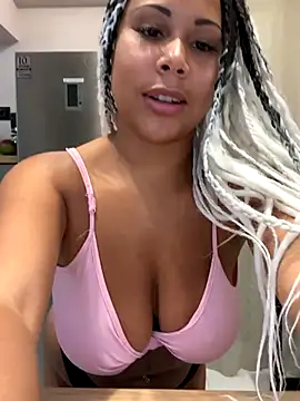 Snapshot of HaileyDiana chatting on 8, 10, 2025 HaileyDiana online show from 8, 10, 2025