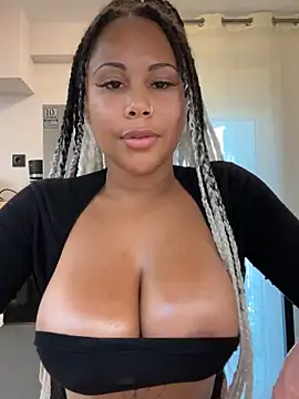 Snapshot of HaileyDiana chatting on 14, 10, 2025 HaileyDiana online show from 14, 10, 2025