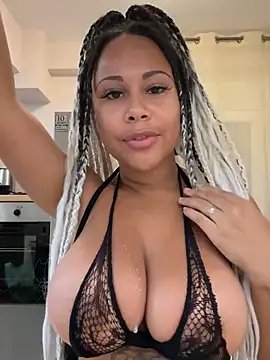 Snapshot of HaileyDiana chatting on 17, 10, 2025 HaileyDiana online show from 17, 10, 2025