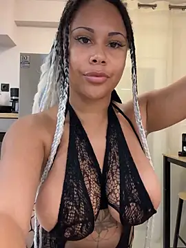Snapshot of HaileyDiana chatting on 23, 10, 2025 HaileyDiana online show from 23, 10, 2025