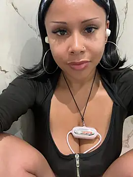 Snapshot of HaileyDiana chatting on 19, 5, 2026 HaileyDiana online show from 19, 5, 2026