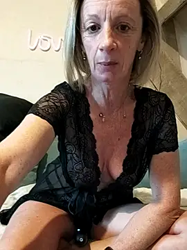 Snapshot of tatianasexymilf chatting on 19, 10, 2025 tatianasexymilf online show from 19, 10, 2025