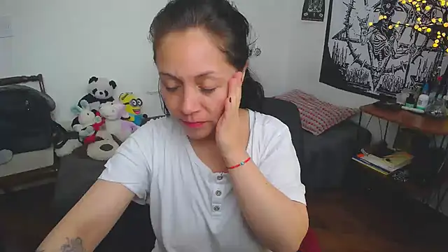 lili peach online show from 19, 9, 2025