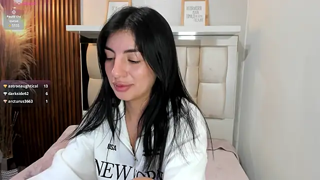 Snapshot of ANTONELLA__ROUSE_ chatting on 20, 12, 2024 ANTONELLA ROUSE online show from 20, 12, 2024
