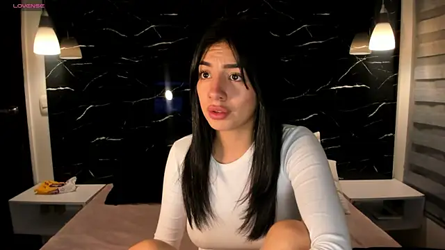Snapshot of ANTONELLA__ROUSE_ chatting on 27, 12, 2024 ANTONELLA ROUSE online show from 27, 12, 2024