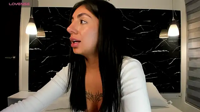 Snapshot of ANTONELLA__ROUSE_ chatting on 15, 3, 2025 ANTONELLA ROUSE online show from 15, 3, 2025