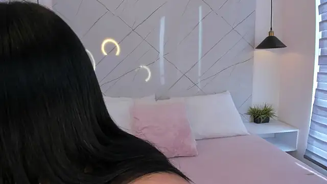 Snapshot of ANTONELLA__ROUSE_ chatting on 28, 9, 2025 ANTONELLA  ROUSE  online show from 28, 9, 2025