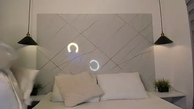 ANTONELLA  ROUSE  online show from 22, 2, 2026