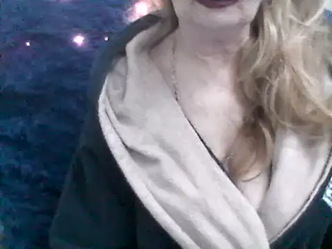 CarlyTreat online show from 27, 1, 2025