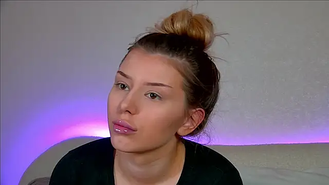Snapshot of LiliaBianka chatting on 10, 3, 2025 LiliaBianka online show from 10, 3, 2025