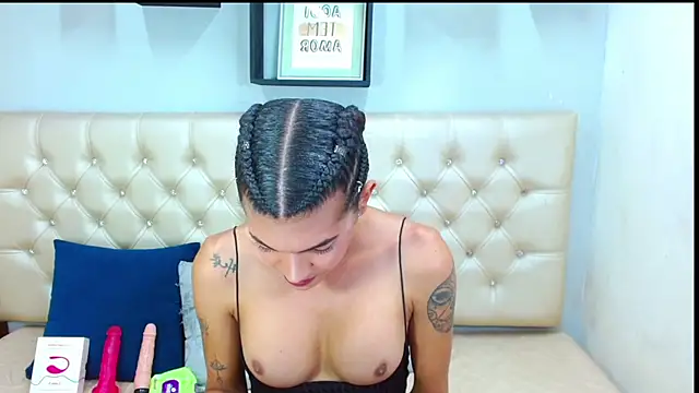 Snapshot of lucia_marks chatting on 19, 1, 2025 lucia marks online show from 19, 1, 2025