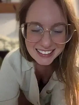 Snapshot of Vanilladreams chatting on 13, 4, 2026 Vanilladreams online show from 13, 4, 2026