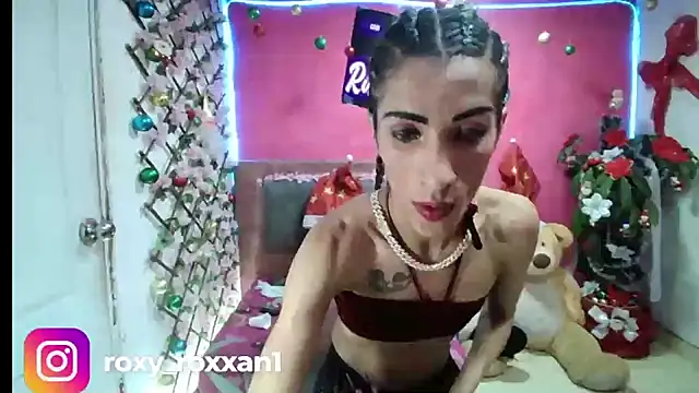 Snapshot of roxy_roxxan chatting on 1, 12, 2024 roxy roxxan online show from 1, 12, 2024