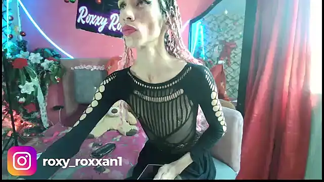 Snapshot of roxy_roxxan chatting on 9, 12, 2024 roxy roxxan online show from 9, 12, 2024