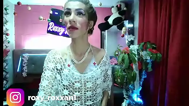 Snapshot of roxy_roxxan chatting on 30, 12, 2024 roxy roxxan online show from 30, 12, 2024