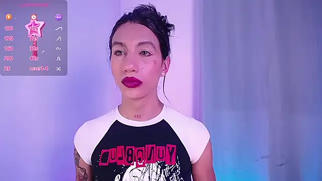 sofiaa grey  online show from 9, 12, 2024