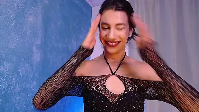 sofiaa grey  online show from 14, 1, 2025