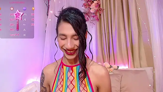 sofiaa grey  online show from 16, 3, 2025