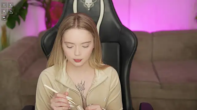 Snapshot of Cassy-Celestial_ chatting on 30, 10, 2025 Cassy-Celestial online show from 30, 10, 2025