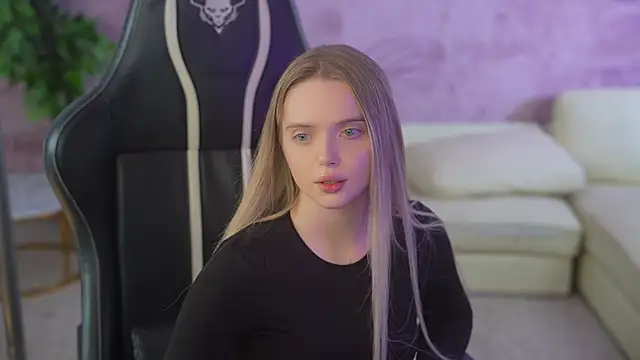 Snapshot of Cassy-Celestial_ chatting on 1, 11, 2025 Cassy-Celestial online show from 1, 11, 2025