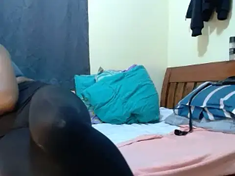 Snapshot of Sweet_choc chatting on 6, 3, 2025 Sweet choc online show from 6, 3, 2025