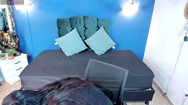 MIABOOBS   online show from 6, 1, 2025