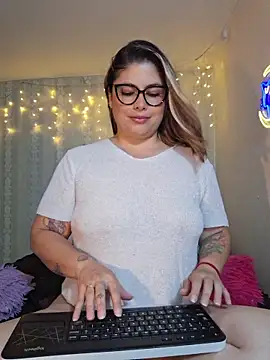 Juliietha servas online show from 5, 5, 2026