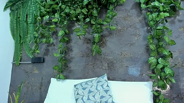 Snapshot of emily_hunter12 chatting on 4, 4, 2026 emily hunter12 online show from 4, 4, 2026