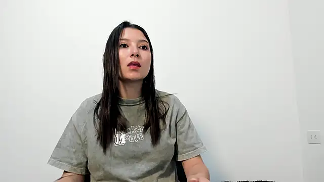 Snapshot of cami-01 chatting on 1, 10, 2025 cami-01 online show from 1, 10, 2025