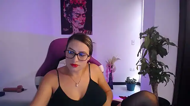 esmeraldaa230 online show from 22, 11, 2025