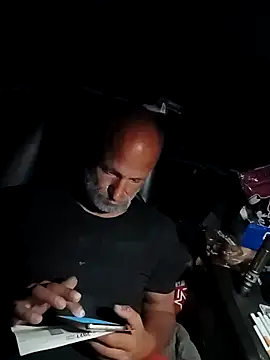 Snapshot of FloppyPickle4u chatting on 1, 2, 2026 FloppyPickle4u online show from 1, 2, 2026