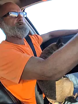 Snapshot of FloppyPickle4u chatting on 13, 3, 2026 FloppyPickle4u online show from 13, 3, 2026