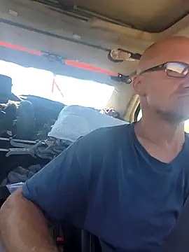 Snapshot of FloppyPickle4u chatting on 18, 3, 2026 FloppyPickle4u online show from 18, 3, 2026