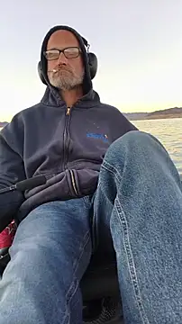 Snapshot of FloppyPickle4u chatting on 4, 4, 2026 FloppyPickle4u online show from 4, 4, 2026