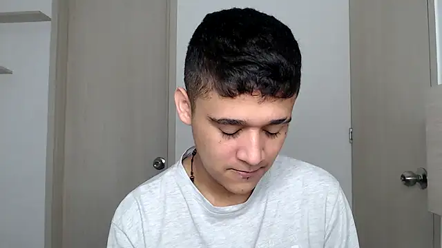 Snapshot of kaiine190 chatting on 7, 3, 2026 kaiine190 online show from 7, 3, 2026